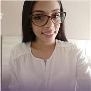 Profesional en administración de empresas, da clases a jóvenes sobre economía y como manejar sus futuros ingresos